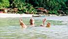 59-la relaxation dans une mer de 30 degres.JPG